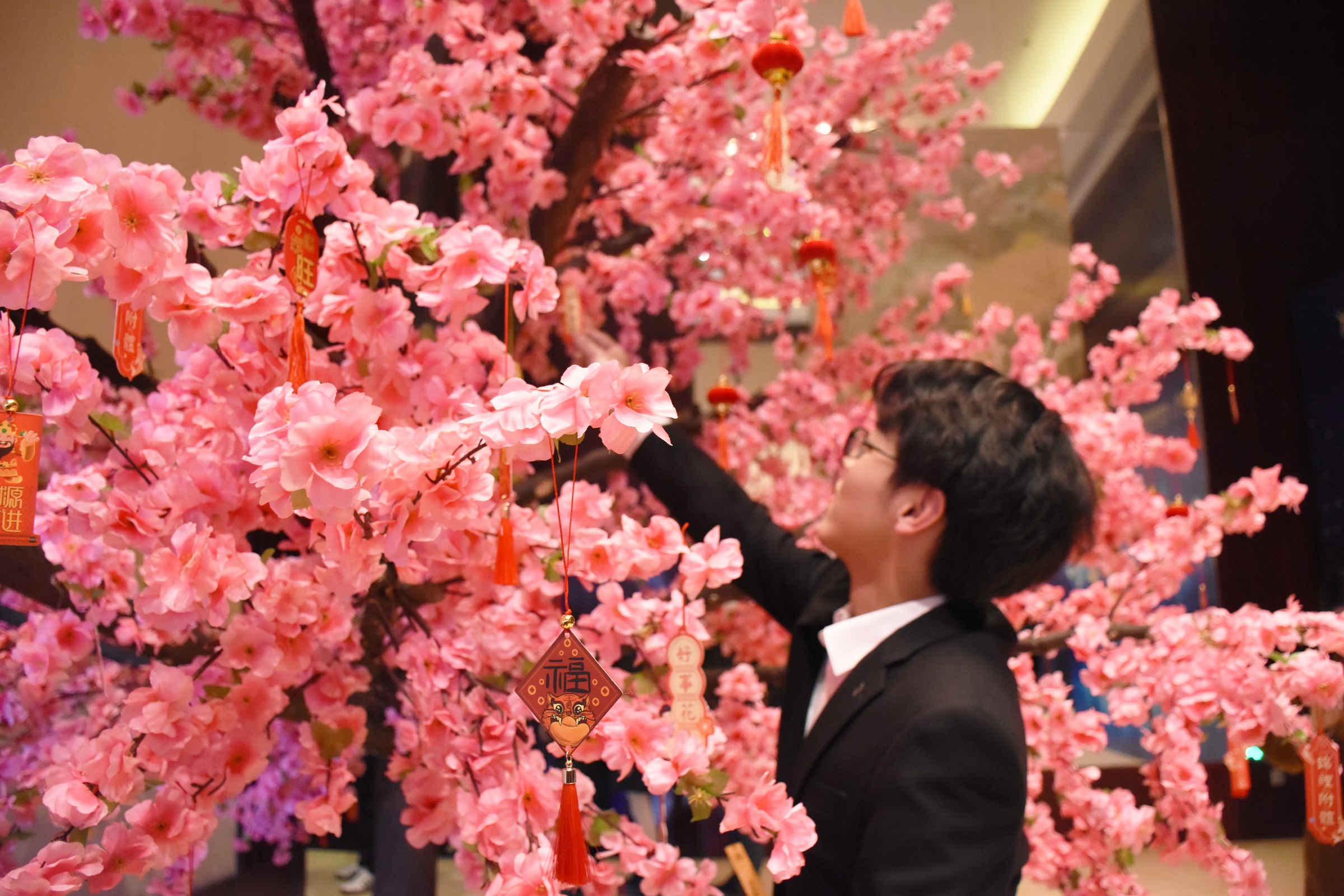 16430983565690093C4A.jpg 員工+年會場景 (7).jpg